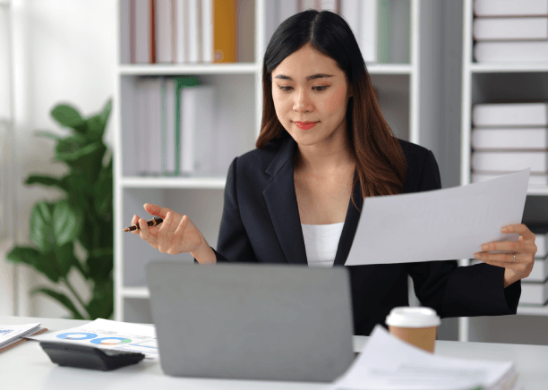 Certified translator providing accuracy and completeness in every legal document translation in New York.