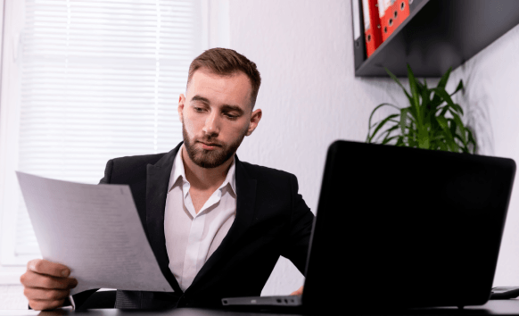 A translator providing quick and reliable birth certificate translation in New York, ensuring timely document delivery.